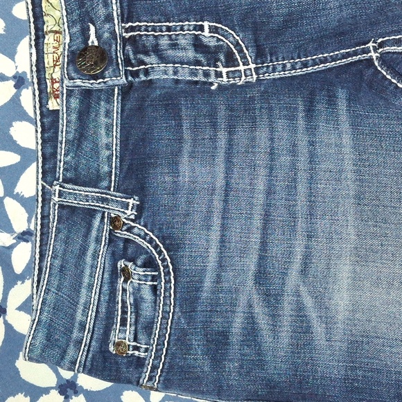 BKE Cut-Off Shorts - Picture 7 of 7